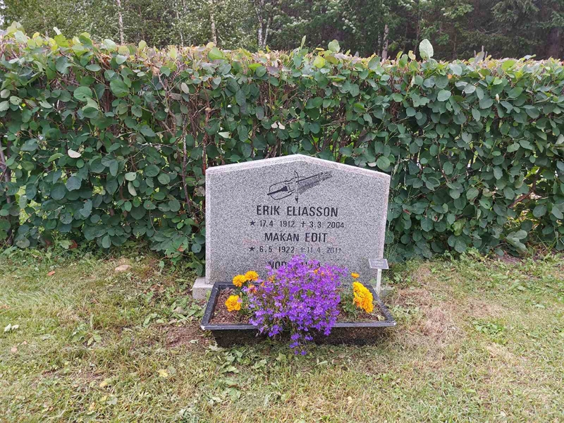Grave number: FÖ 7   136, 137