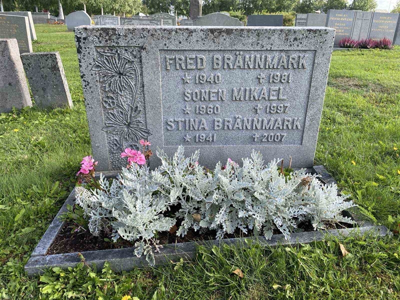 Gravnummer: 2 08 199