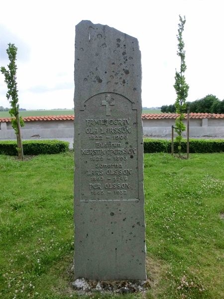 Grave number: KÄ B 102-105