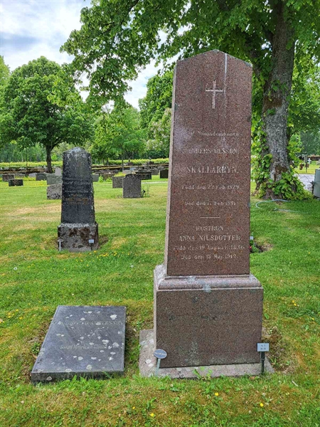 Grave number: kö 01 07    36-38