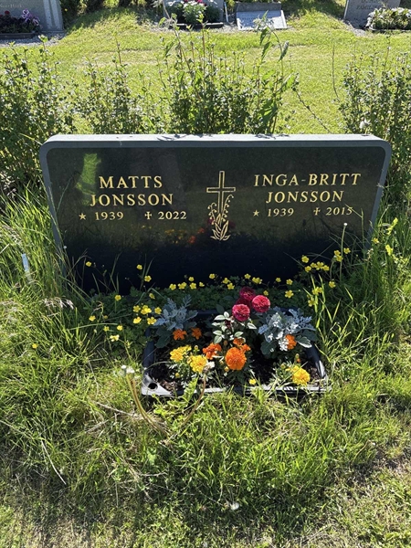 Grave number: 4 G GK    51-52