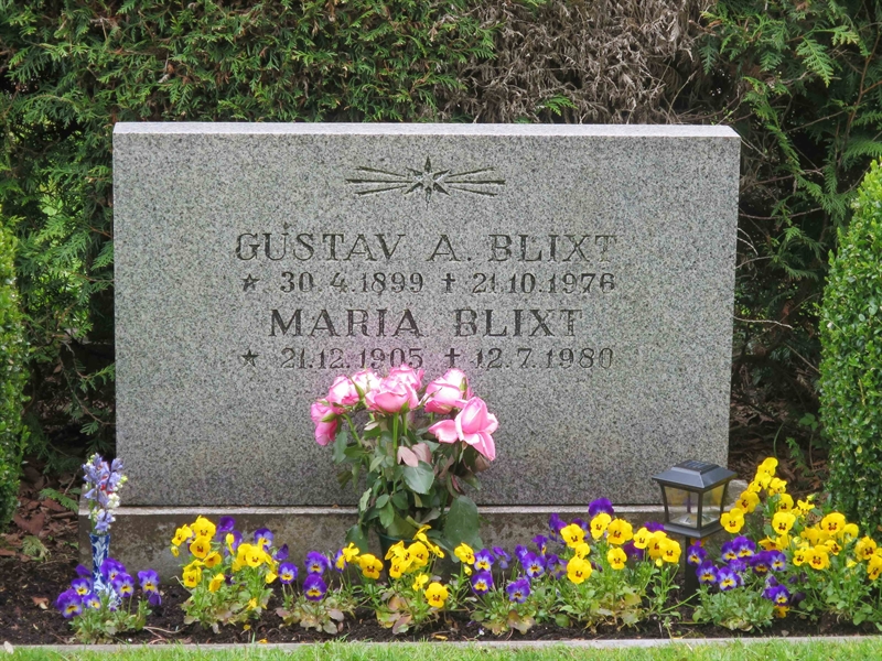 Grave number: HÖB 70H   207