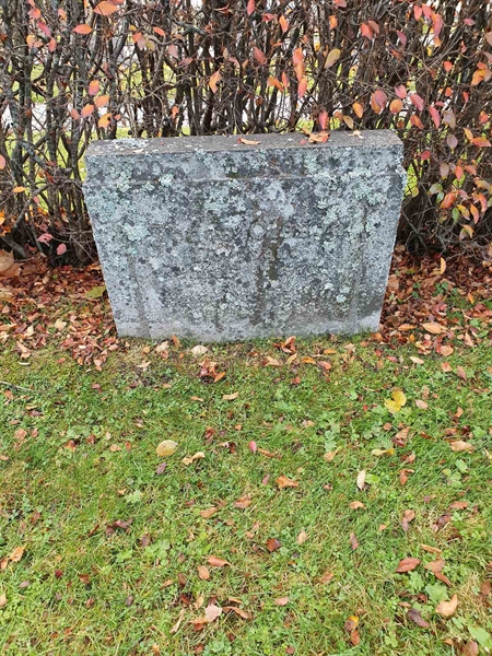 Grave number: D G 4   572