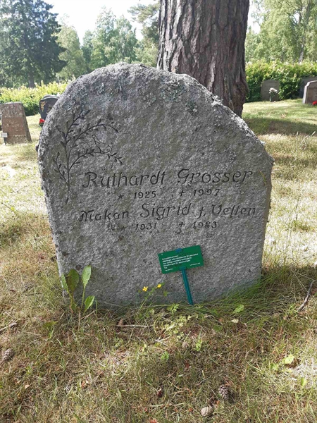 Grave number: 1 GL.9   110-111