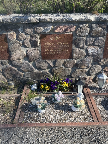 Grave number: DE U    43