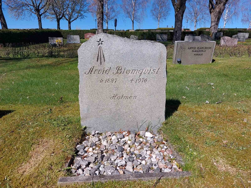 Grave number: HV 32   30