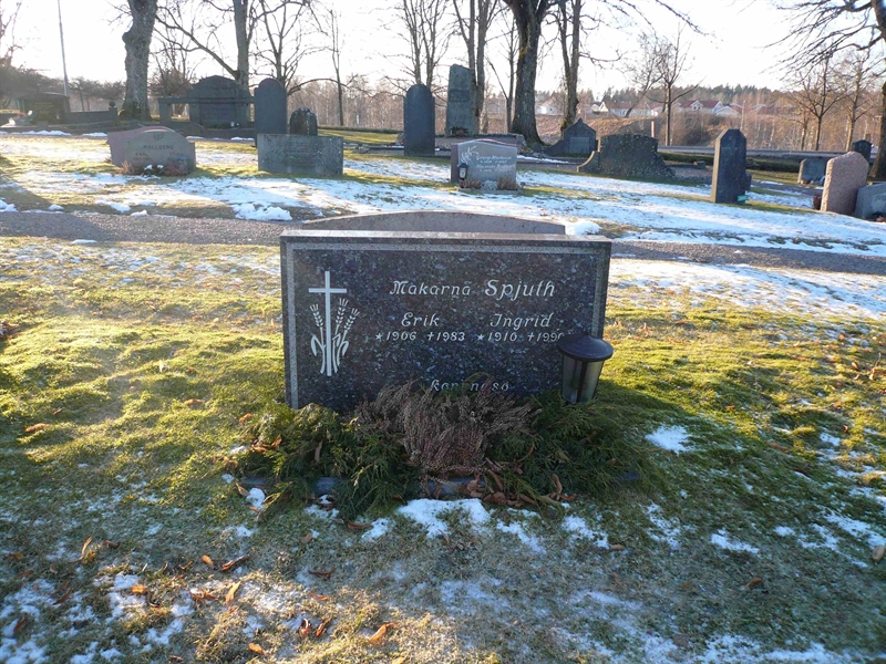 Grave number: B G  711, 712