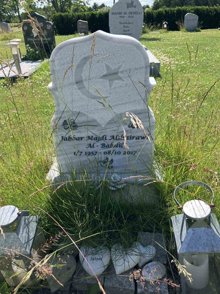 Grave number: R 05M 131