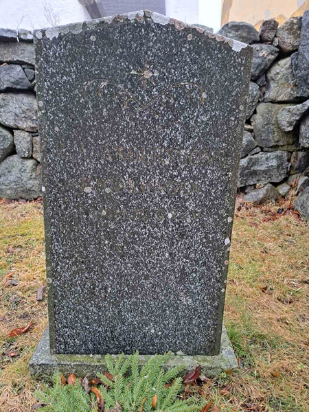 Grave number: KG E  2001