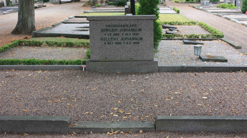 Grave number: Ö 21y    21, 22, 23, 24