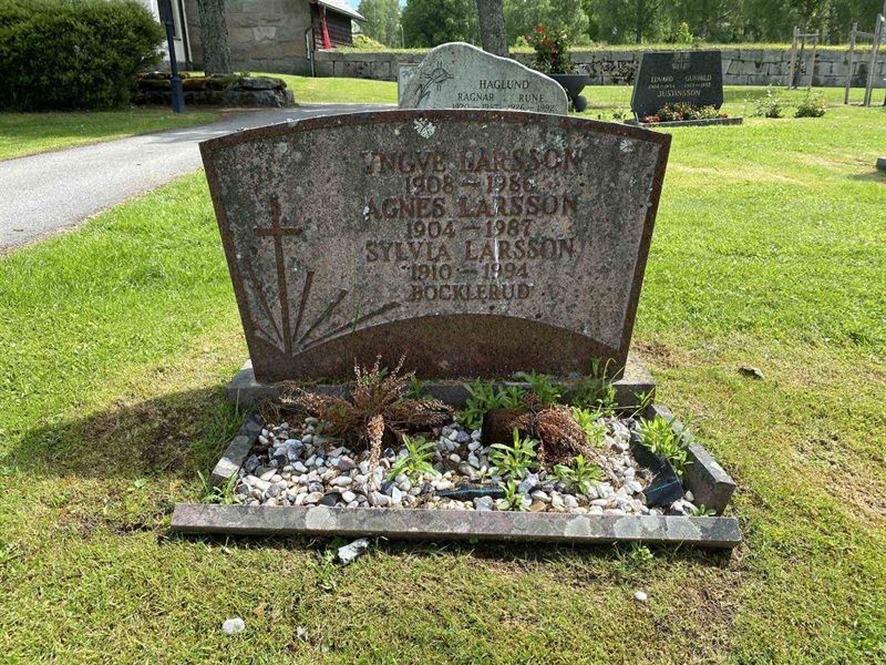 Grave number: 8 3    39-41