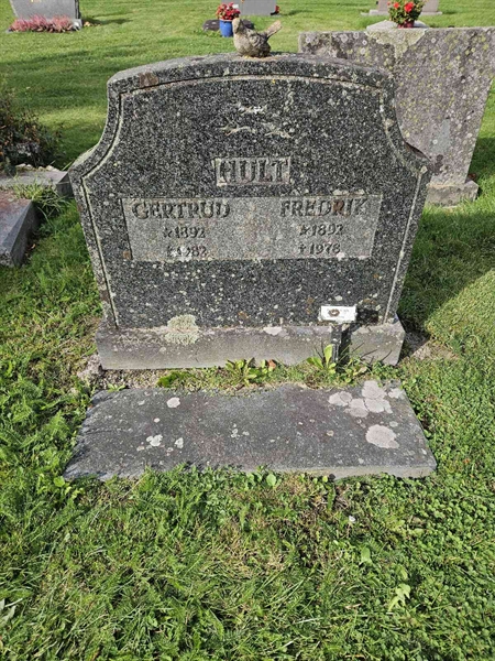 Grave number: Fr 8   544-545