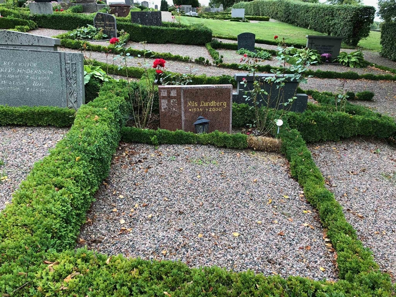 Grave number: Kå 21    24