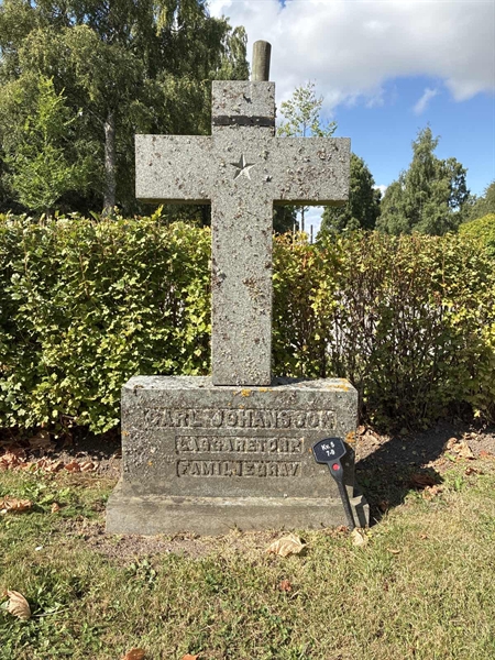 Grave number: 33 5     7-9
