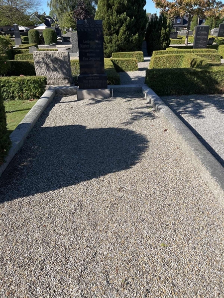 Grave number: VK III   147