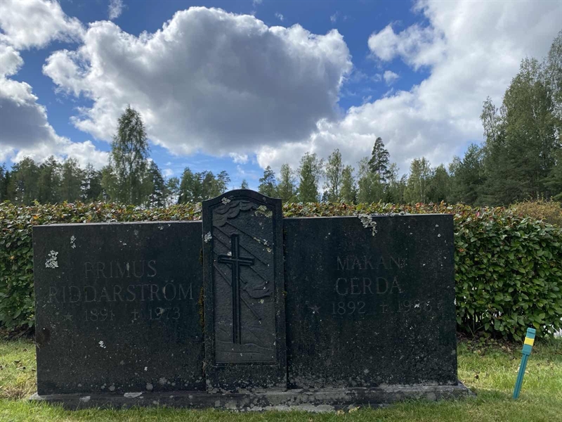 Grave number: 1 18 25, 26