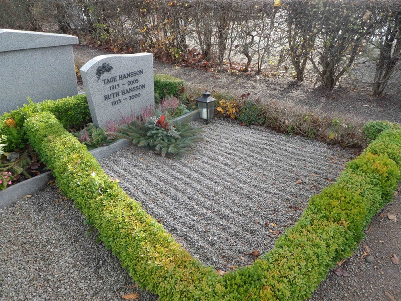 Grave number: ÖT GVK6  37:1, 37:2