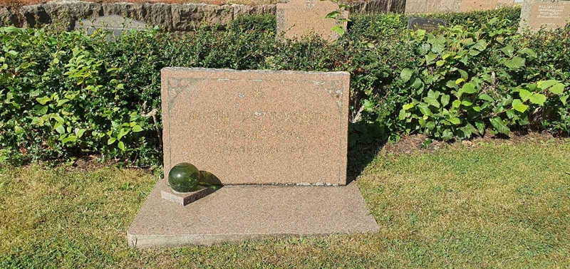 Grave number: SG 01    22, 23