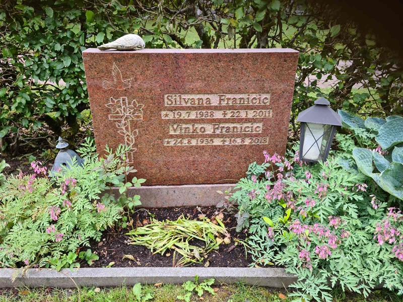 Grave number: PV 201    11, 12