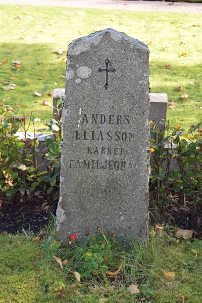 Grave number: 01 9    32