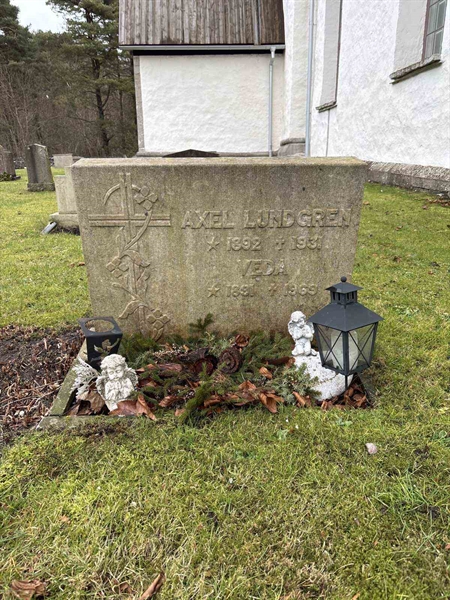 Grave number: L B 17