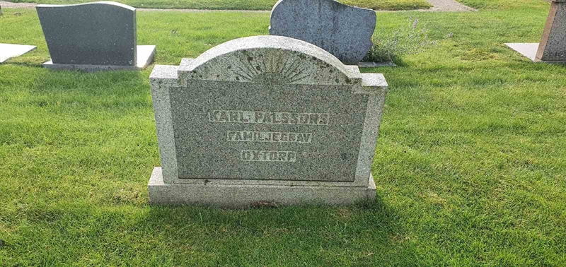 Grave number: GM 005  2303, 2304