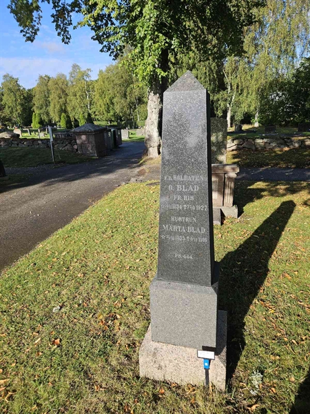 Hautatunnus: Fr 4   352-353