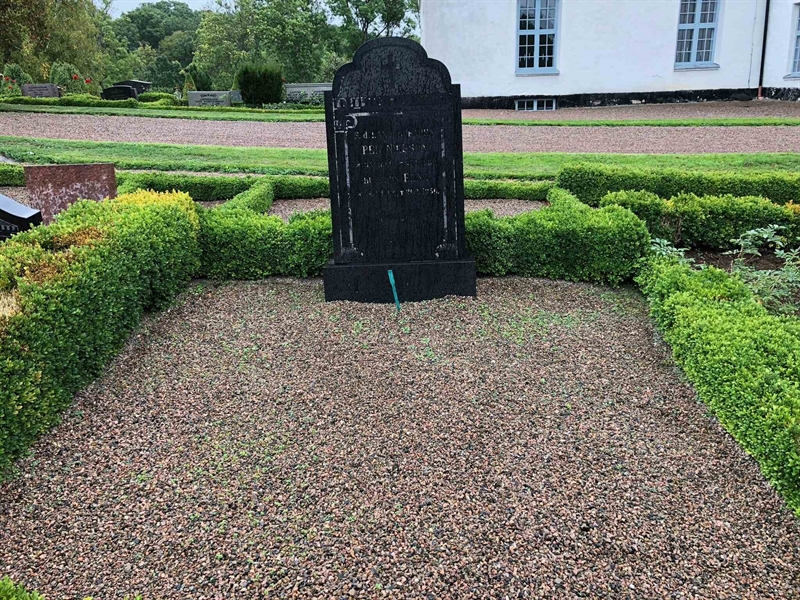 Grave number: Kå 43    37, 38