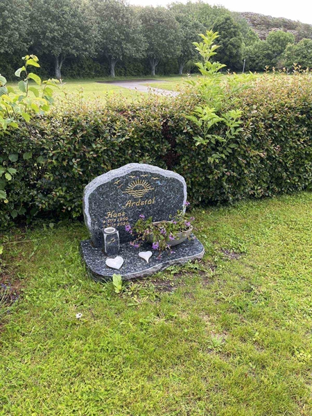 Gravnummer: 7 09   142