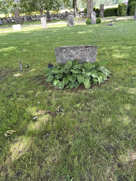 Grave number: 2 G  695-696