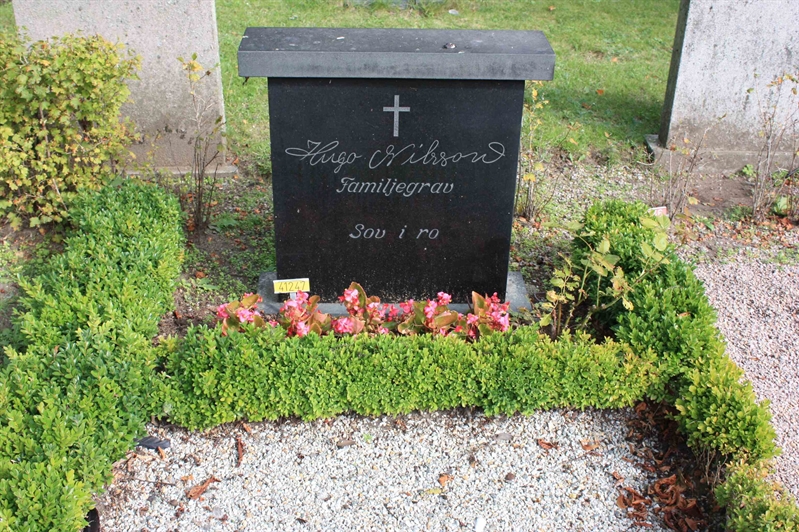 Grave number: Ö U05    23