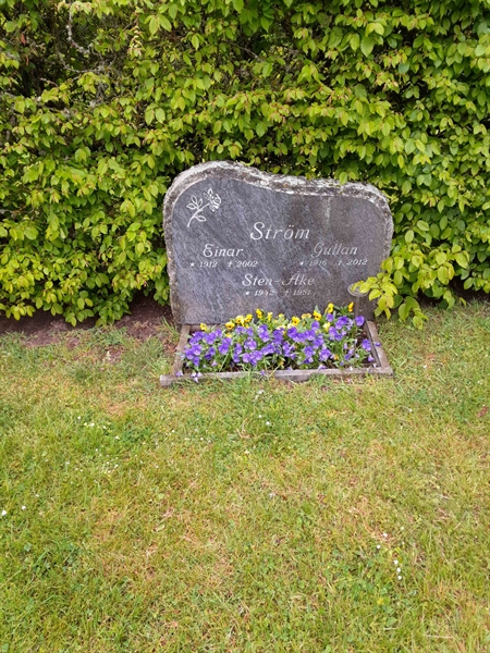 Gravnummer: ROG F  166, 167, 168