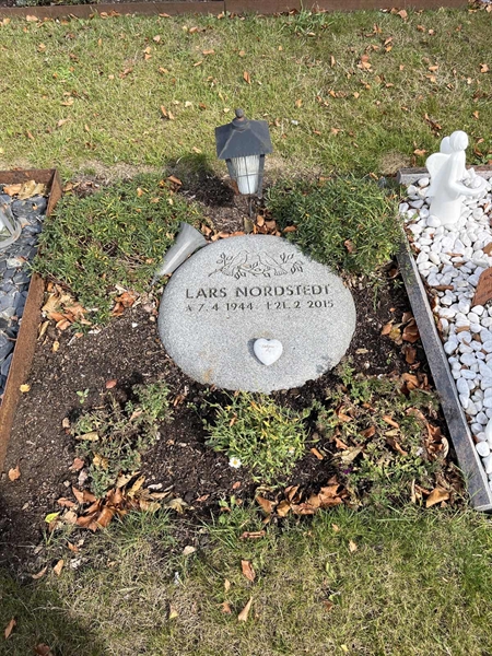 Grave number: NK Urn XVIII    13