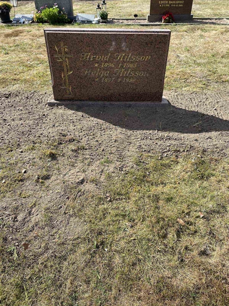 Grave number: 20 P   112-113