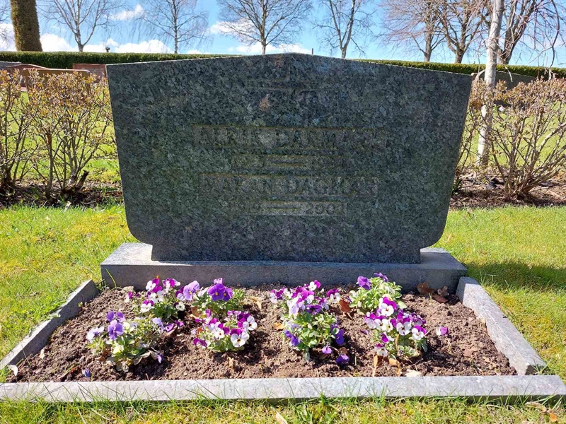 Grave number: HV 23   34