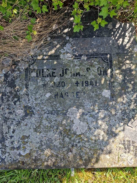 Grave number: 501 17 3228