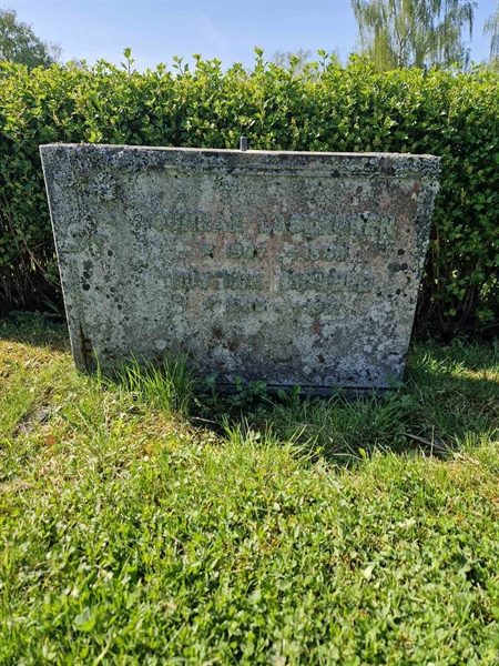 Grave number: 501 24 4946-4947