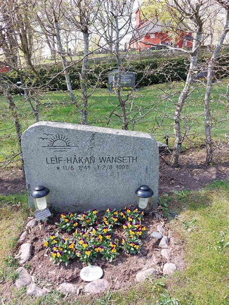 Grave number: HÖ 8   48, 49
