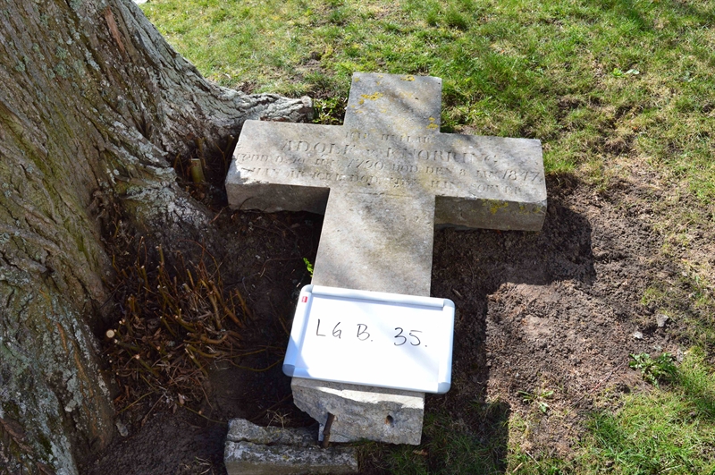 Grave number: LG B    35