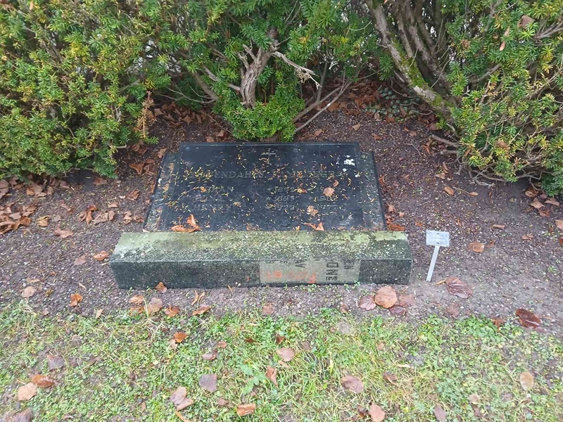 Grave number: FE D     1, 2, 3