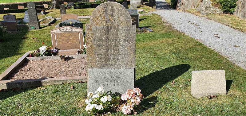 Grave number: SG 02    65