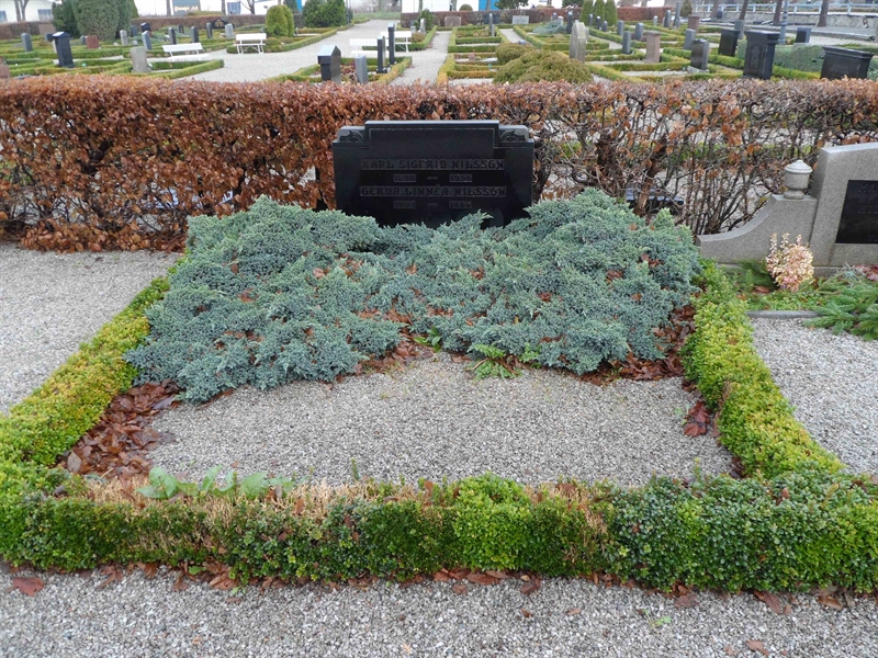 Grave number: ÖTN NSK7    11, 12