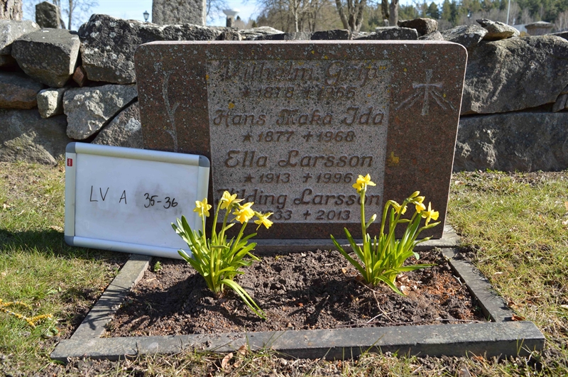Grave number: LV A    35, 36