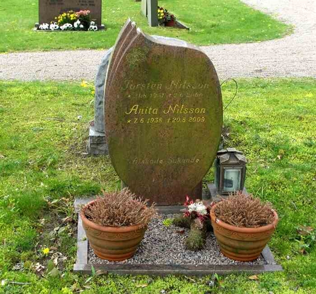 Grave number: SN L    24