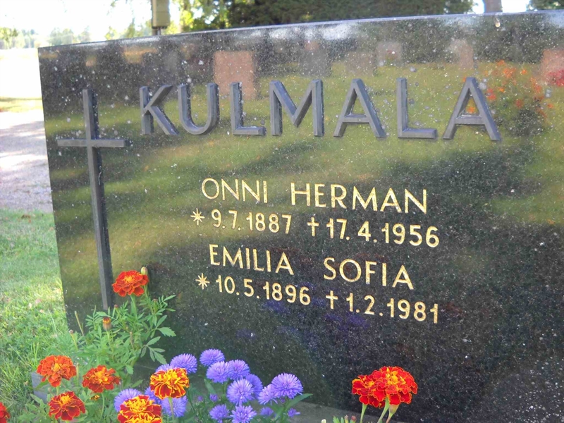 Grave number: 3 MB 17 78-79