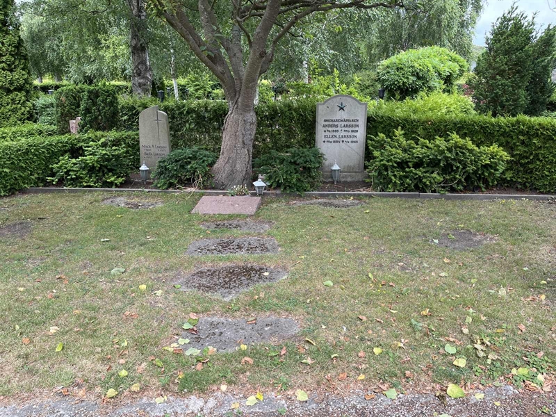 Grave number: NK II 55-57
