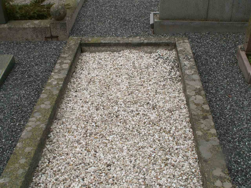 Grave number: TG 004  0585