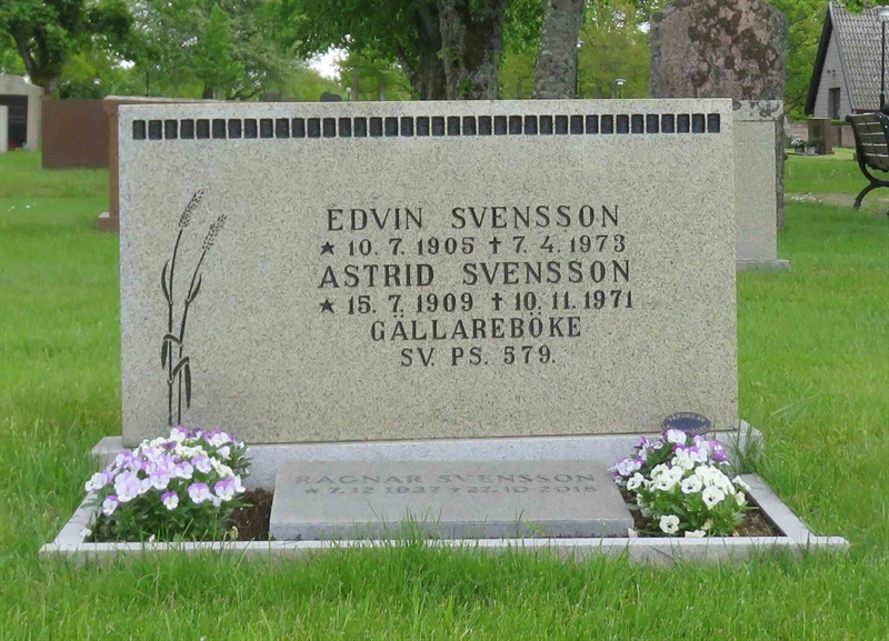Grave number: 01 J   118, 119