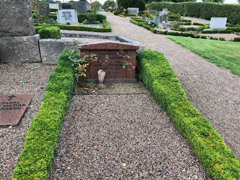 Grave number: Kå 23    24