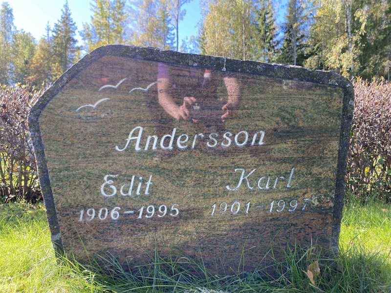 Grave number: 1 22    106